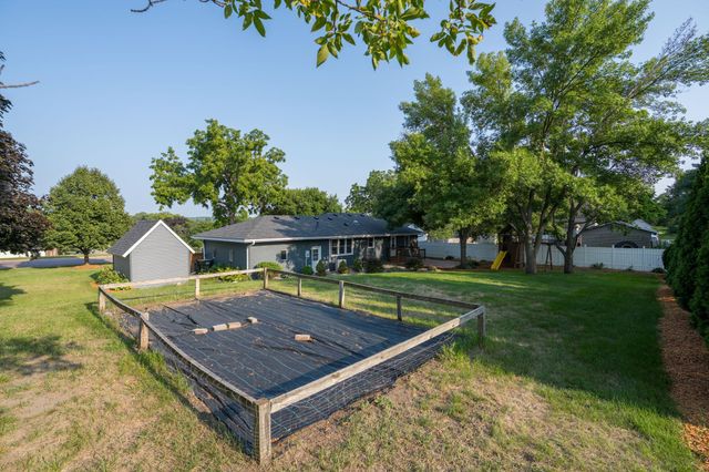 914 N 5th Street, Saint Peter, MN 56082