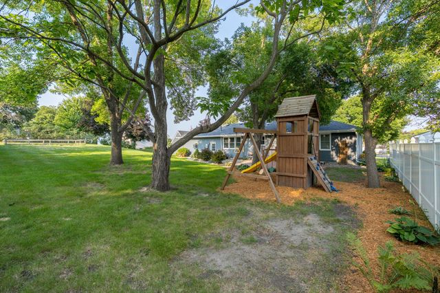 914 N 5th Street, Saint Peter, MN 56082
