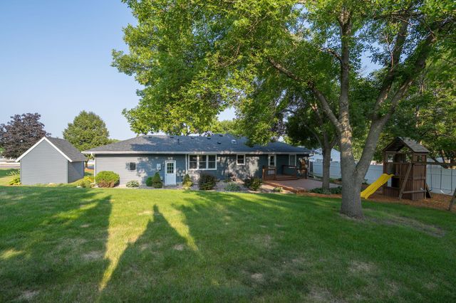 914 N 5th Street, Saint Peter, MN 56082