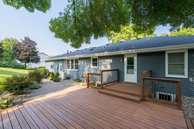 914 N 5th Street, Saint Peter, MN 56082
