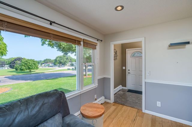 914 N 5th Street, Saint Peter, MN 56082