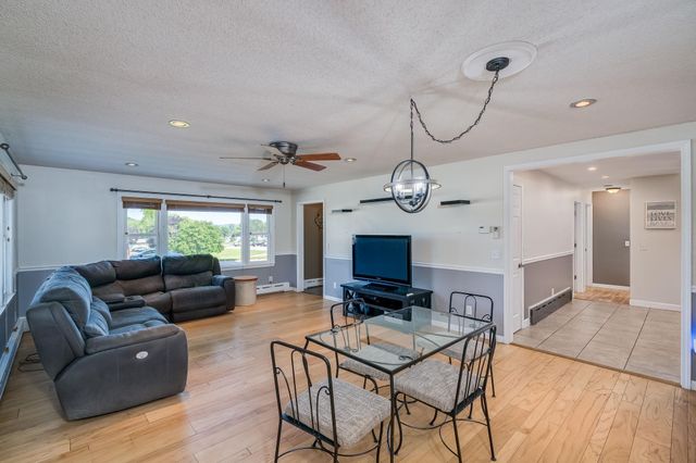 914 N 5th Street, Saint Peter, MN 56082