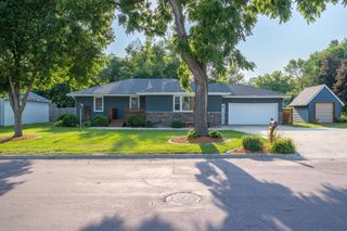 914 N 5th Street, Saint Peter, MN 56082