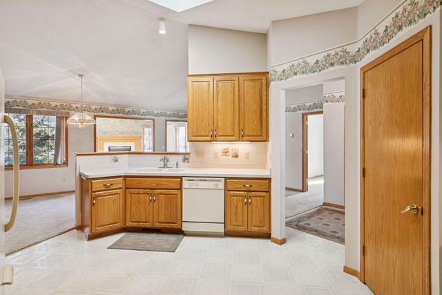 8520 Inverness Lane N, Brooklyn Park, MN 55443