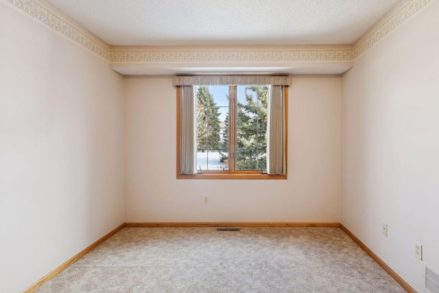 8520 Inverness Lane N, Brooklyn Park, MN 55443