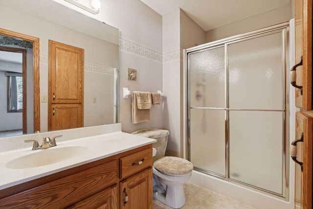 8520 Inverness Lane N, Brooklyn Park, MN 55443