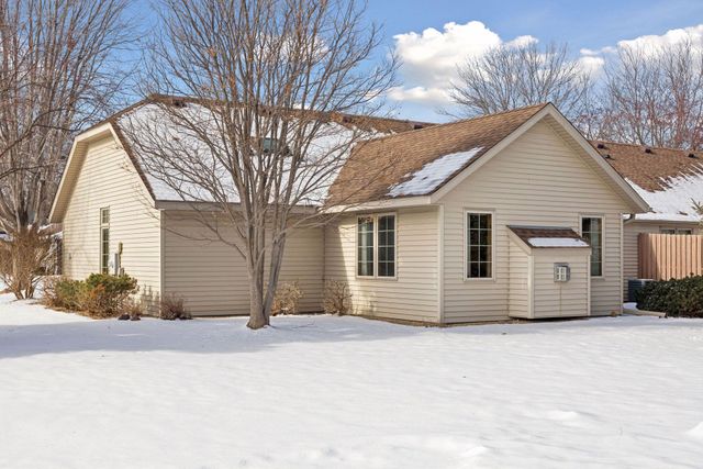 8520 Inverness Lane N, Brooklyn Park, MN 55443