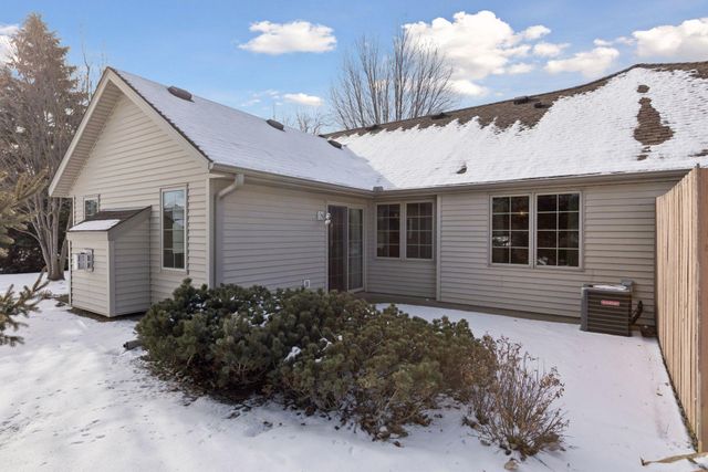 8520 Inverness Lane N, Brooklyn Park, MN 55443