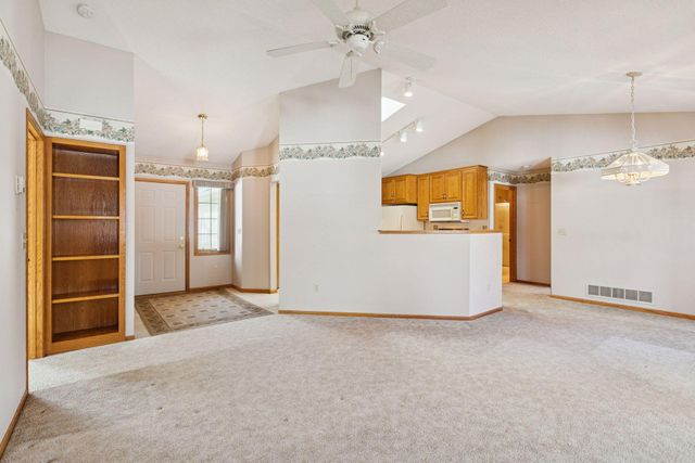 8520 Inverness Lane N, Brooklyn Park, MN 55443