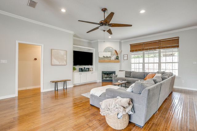 131 Mockingbird Lane, Aledo, TX 76008