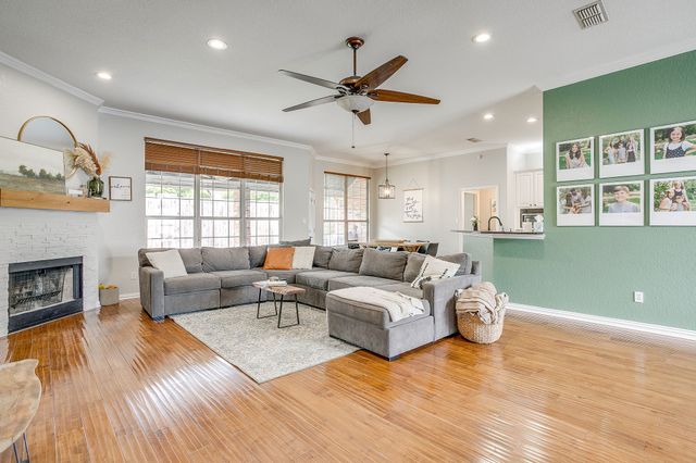 131 Mockingbird Lane, Aledo, TX 76008