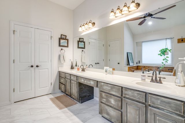 131 Mockingbird Lane, Aledo, TX 76008