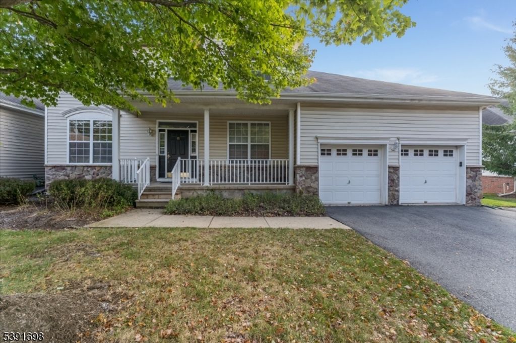 15 Colts Ln, Raritan Twp., NJ 08822