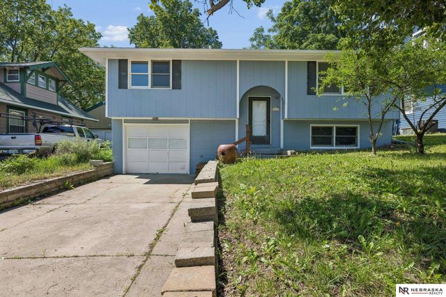 4835 Hillside Street, Lincoln, NE 68506
