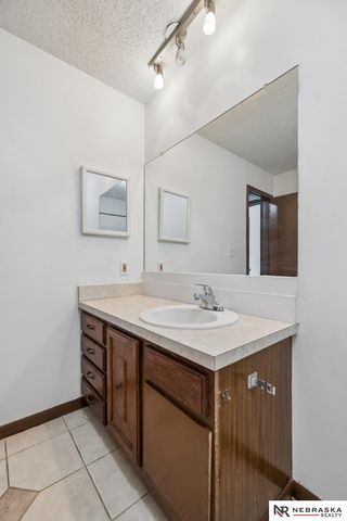 4835 Hillside Street, Lincoln, NE 68506