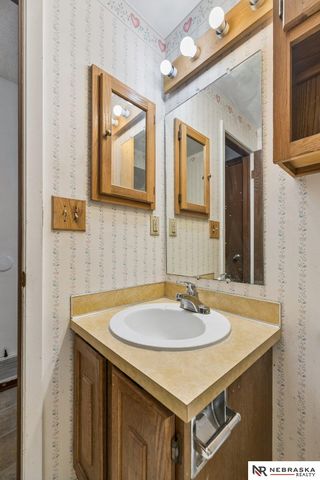 4835 Hillside Street, Lincoln, NE 68506