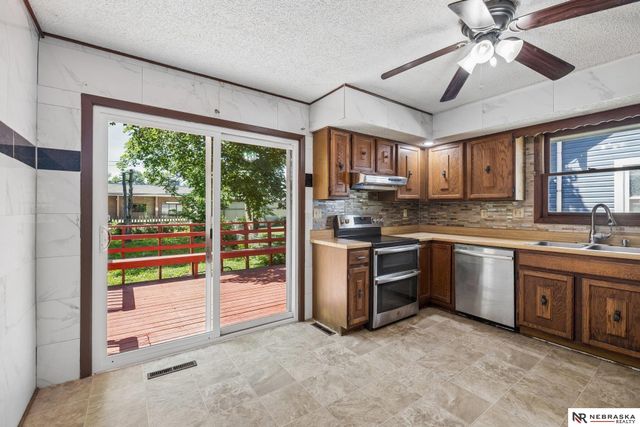 4835 Hillside Street, Lincoln, NE 68506