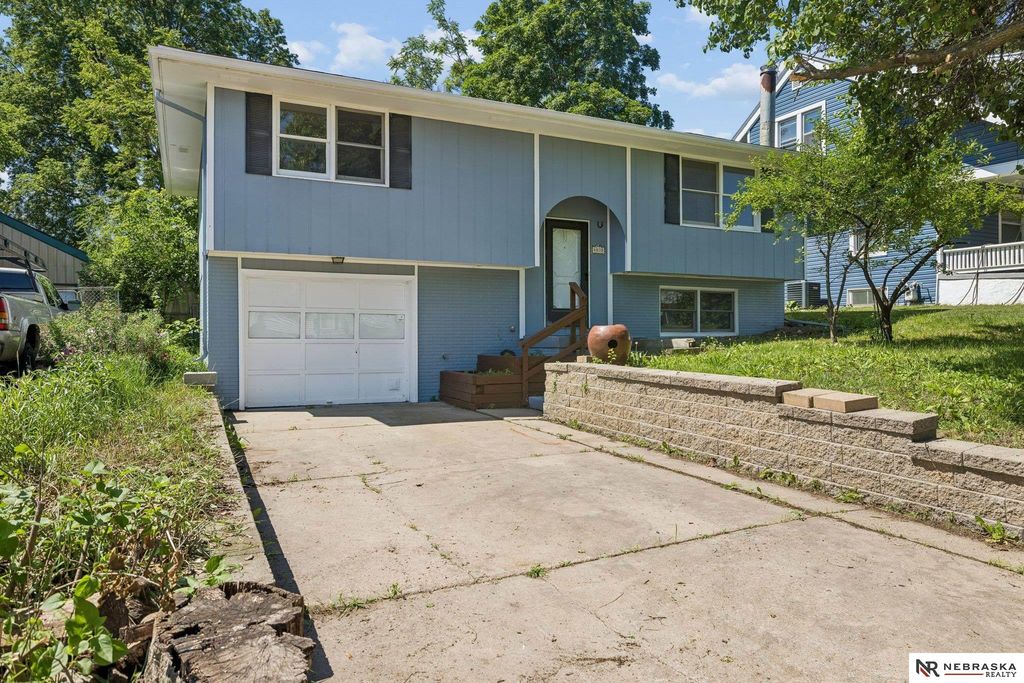 4835 Hillside Street, Lincoln, NE 68506