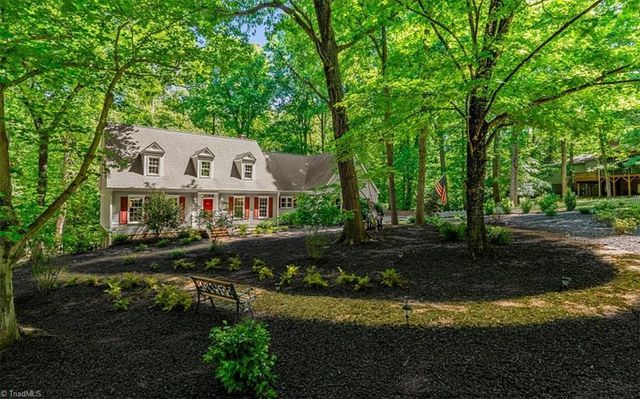 5965 Woodfield Drive, Kernersville, NC 27284