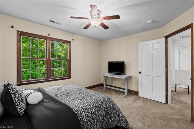 5965 Woodfield Drive, Kernersville, NC 27284