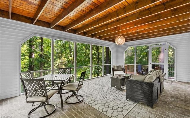 5965 Woodfield Drive, Kernersville, NC 27284