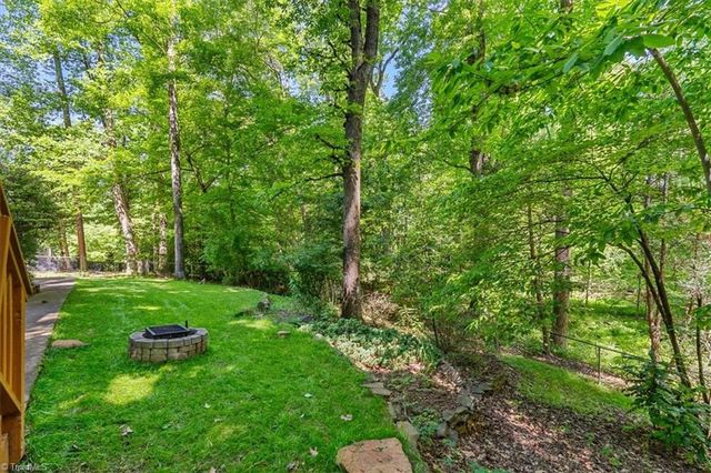 5965 Woodfield Drive, Kernersville, NC 27284