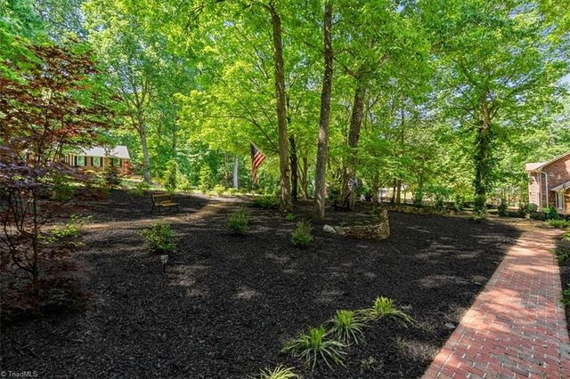 5965 Woodfield Drive, Kernersville, NC 27284