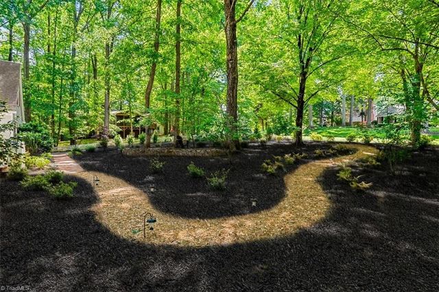 5965 Woodfield Drive, Kernersville, NC 27284