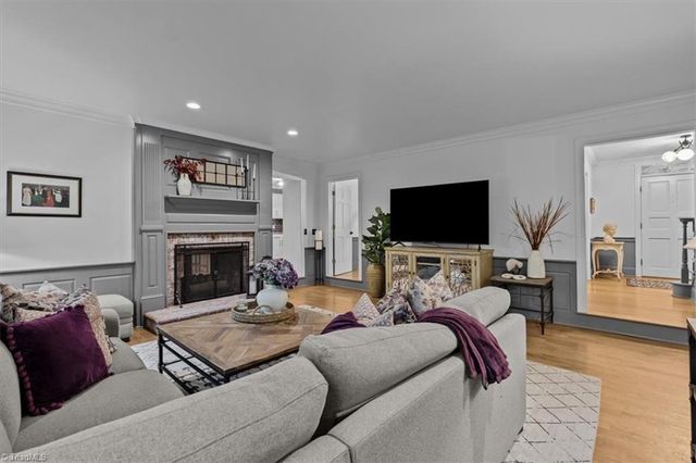 5965 Woodfield Drive, Kernersville, NC 27284