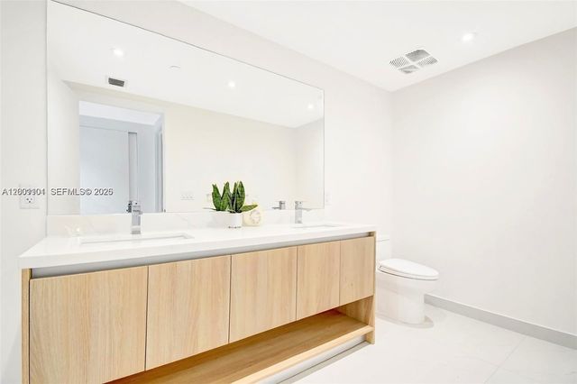 9901 W Bay Harbor Dr 401, Bay Harbor Islands, FL 33154