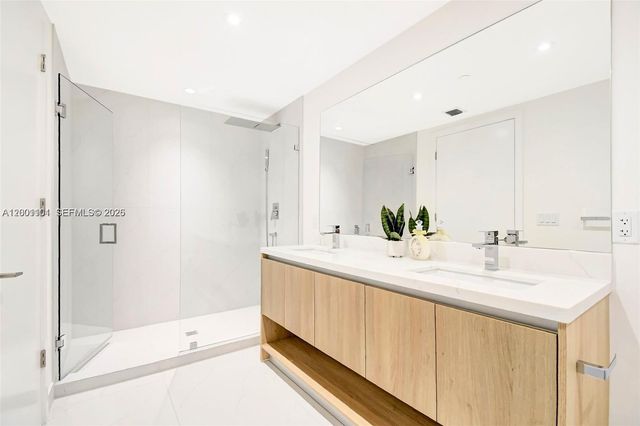 9901 W Bay Harbor Dr 401, Bay Harbor Islands, FL 33154