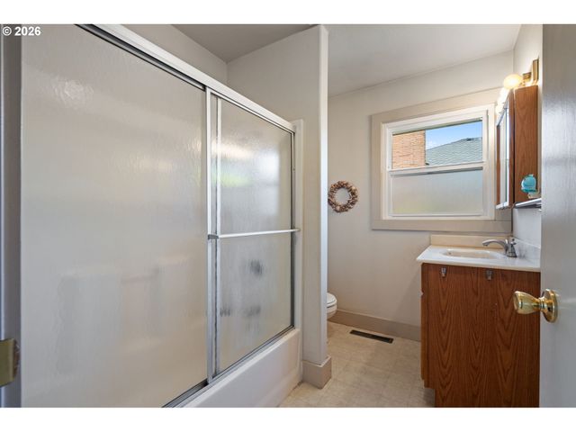 5205 Se RAMONA St, Portland, OR 97206