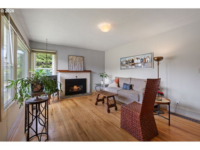 5205 Se RAMONA St, Portland, OR 97206