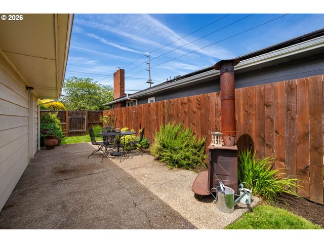 5205 Se RAMONA St, Portland, OR 97206