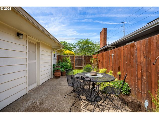 5205 Se RAMONA St, Portland, OR 97206