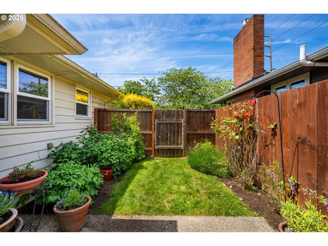 5205 Se RAMONA St, Portland, OR 97206