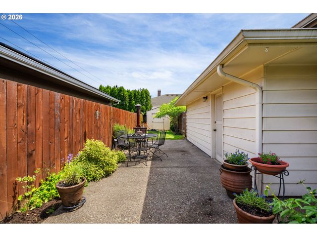 5205 Se RAMONA St, Portland, OR 97206