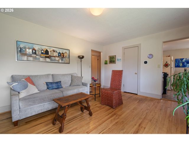5205 Se RAMONA St, Portland, OR 97206