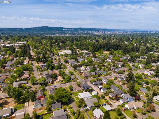 5205 Se RAMONA St, Portland, OR 97206