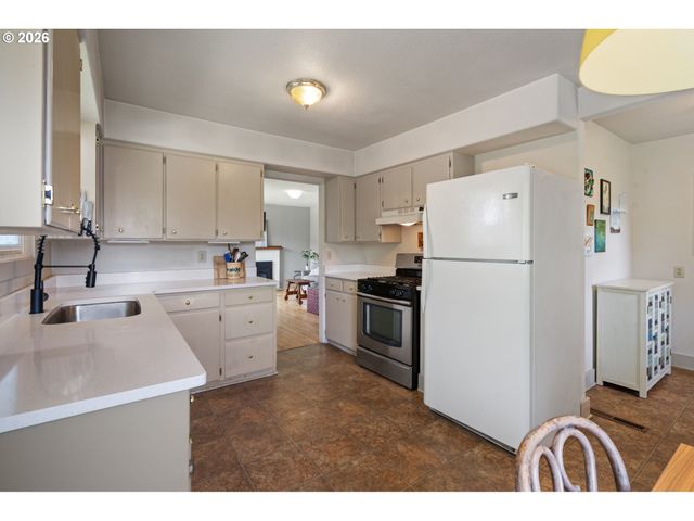 5205 Se RAMONA St, Portland, OR 97206