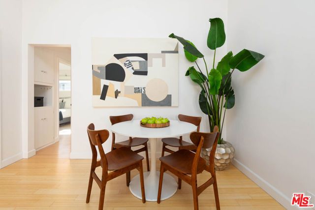 11634 Gorham Avenue 203, Los Angeles, CA 90049