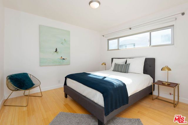 11634 Gorham Avenue 203, Los Angeles, CA 90049