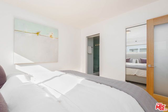 11634 Gorham Avenue 203, Los Angeles, CA 90049