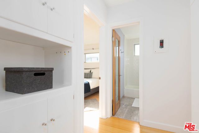 11634 Gorham Avenue 203, Los Angeles, CA 90049