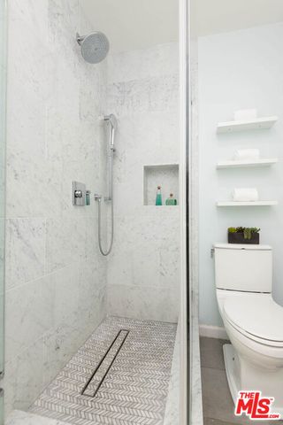 11634 Gorham Avenue 203, Los Angeles, CA 90049