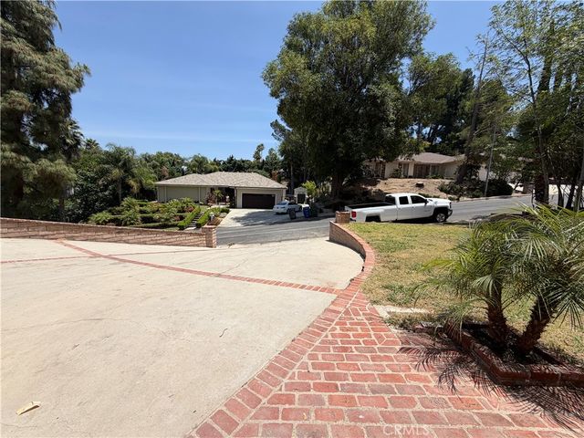 12829 Mclennan Avenue, Granada Hills, CA 91344