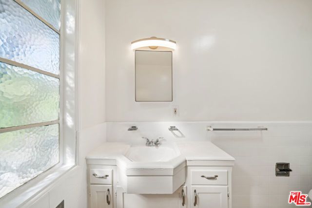 1274 Havenhurst Drive 8, West Hollywood, CA 90046