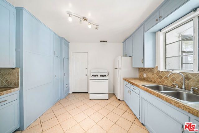 1274 Havenhurst Drive 8, West Hollywood, CA 90046