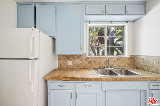 1274 Havenhurst Drive 8, West Hollywood, CA 90046