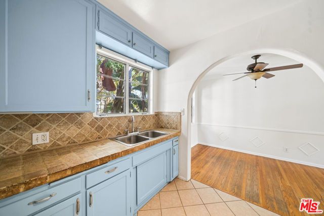 1274 Havenhurst Drive 8, West Hollywood, CA 90046